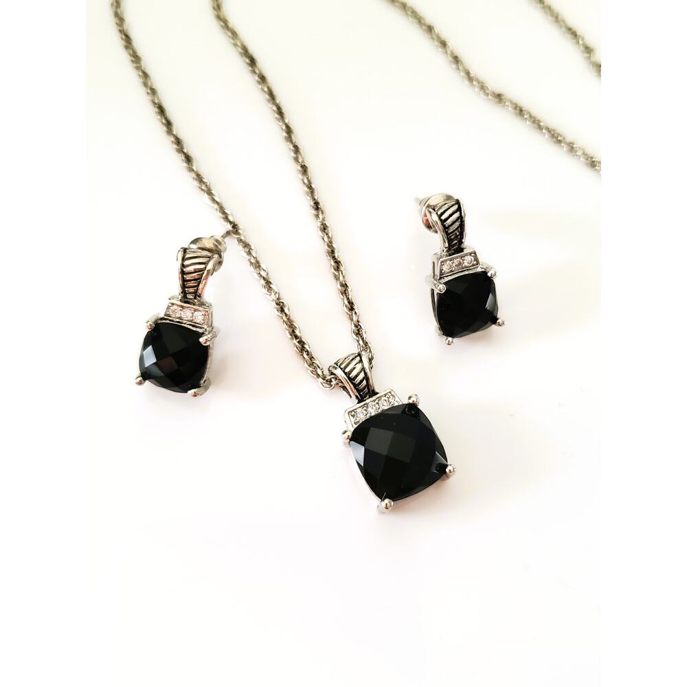 Vintage Blackstone and Silvertone Necklace and Earring Set